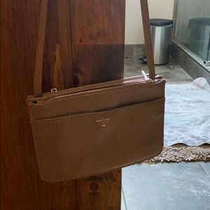 Matt and nat cross body bag